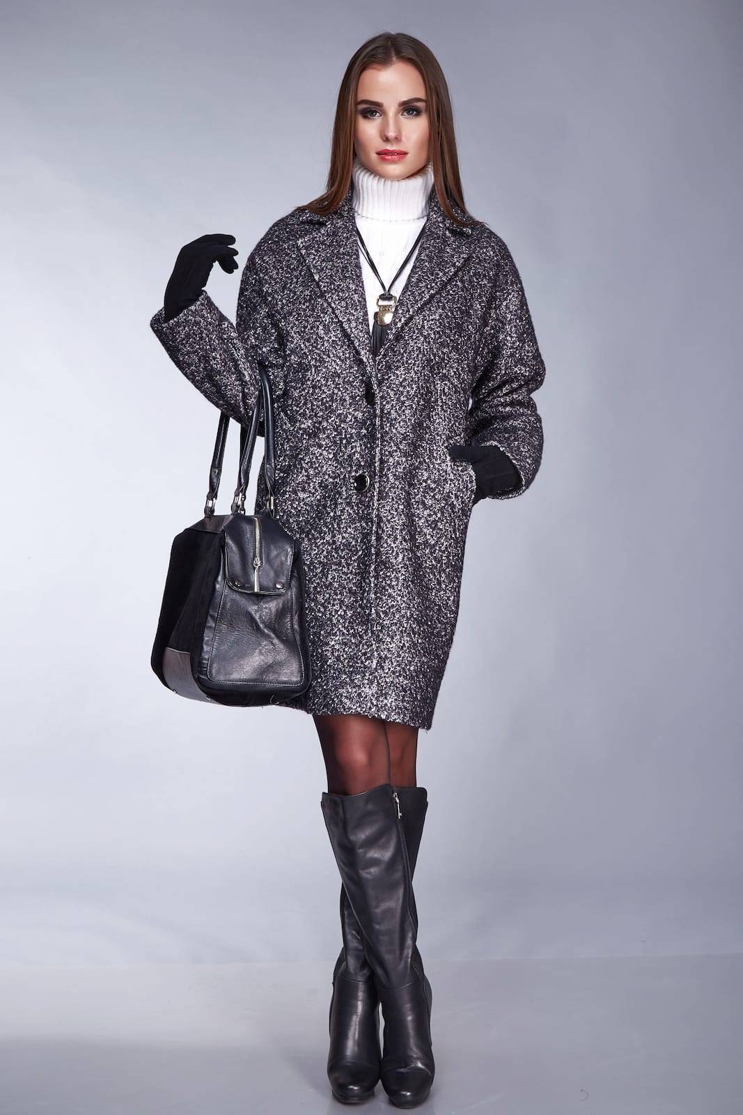 Cappotto in lana con cintura e bottoni
