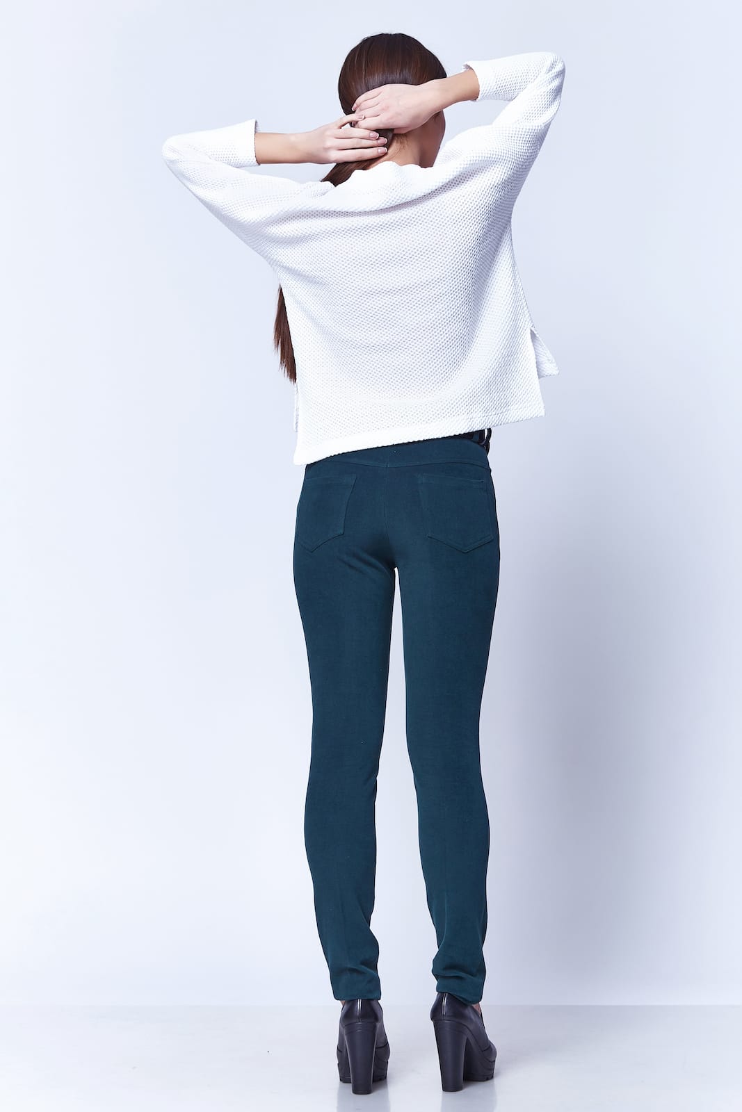 Pantaloni elastici con tasche