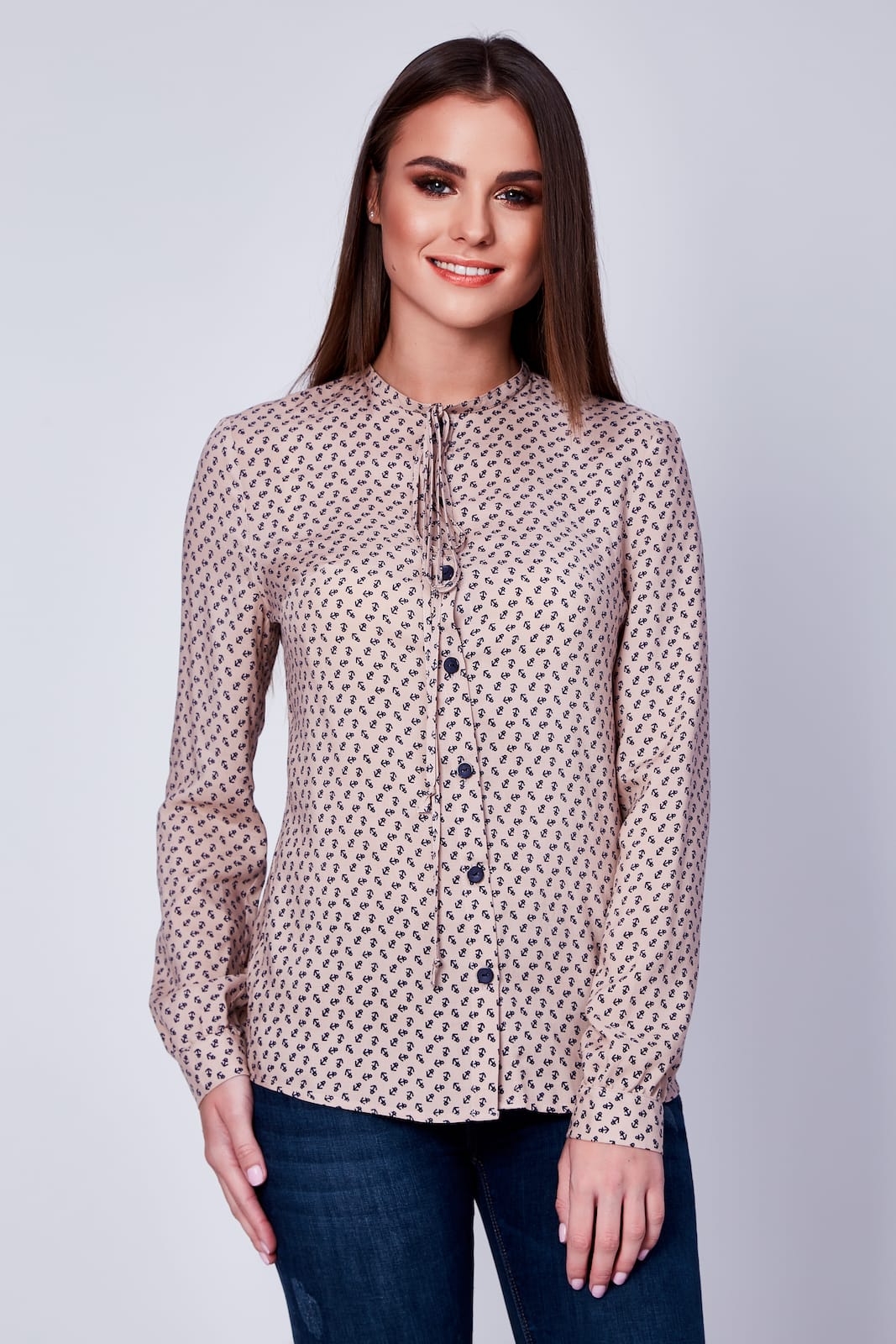 Camicia con piccole ancore e fiocco lungo